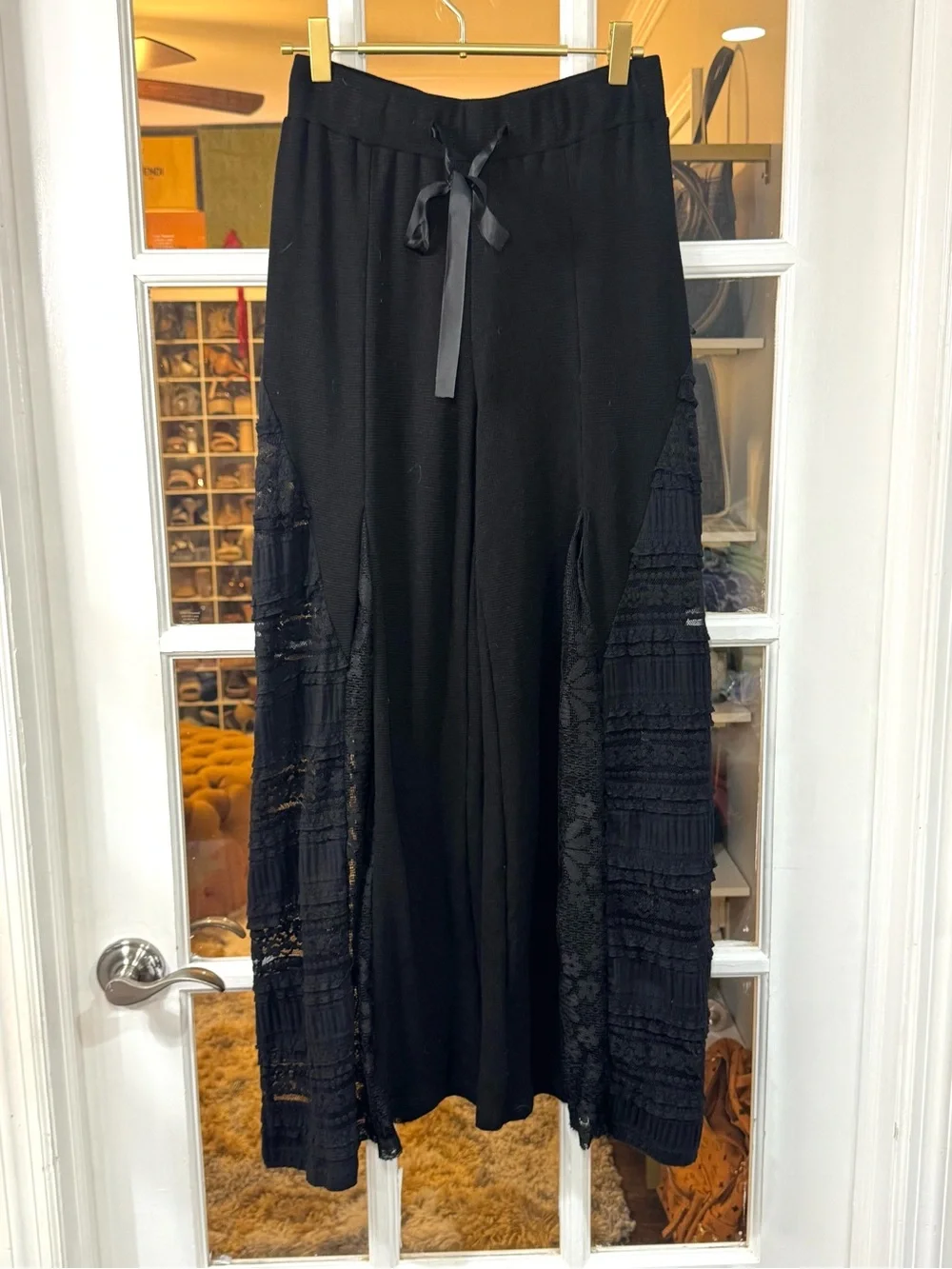 ▪️🔲◾️POL Black Wide-Leg Lace-Panel Pants with Satin Waist Tie ◾️🔲▪️ - Picture 5 of 14